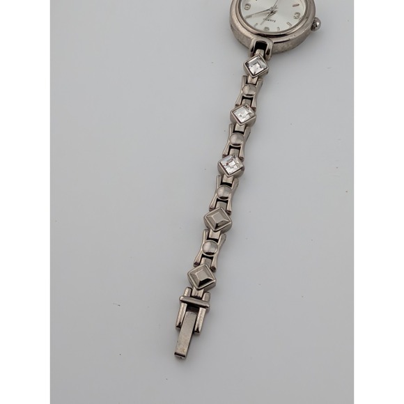 Avon 2005 Sparkling Bracelet Watch 22mm Case Silver 6.75" Band- New Battery - Picture 6 of 9